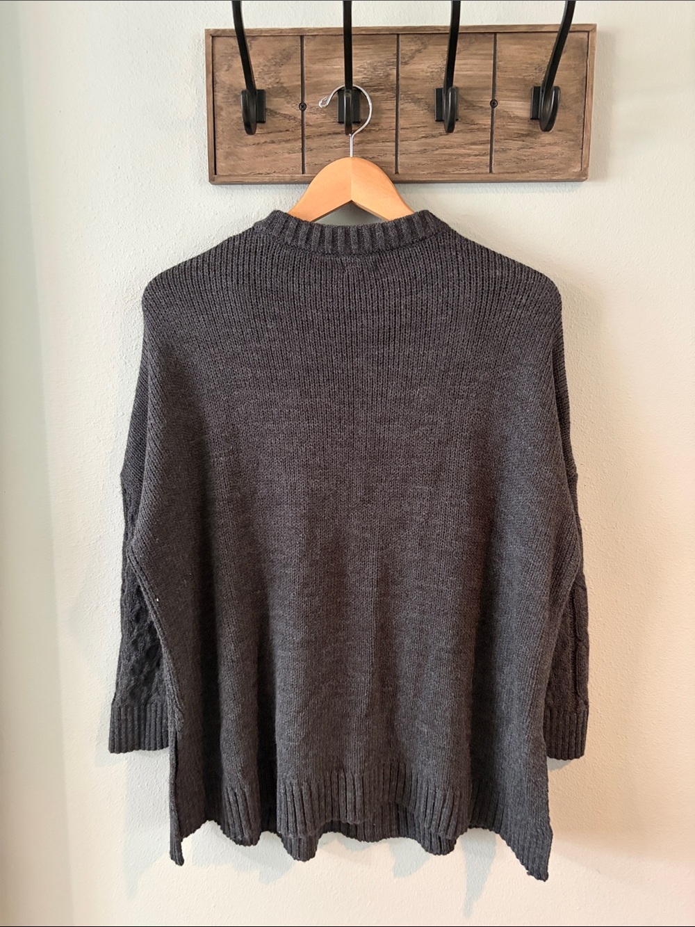 Mersea One Size Cozy Cable Knit Crewneck Sweater - Charcoal - Picture 4 of 5